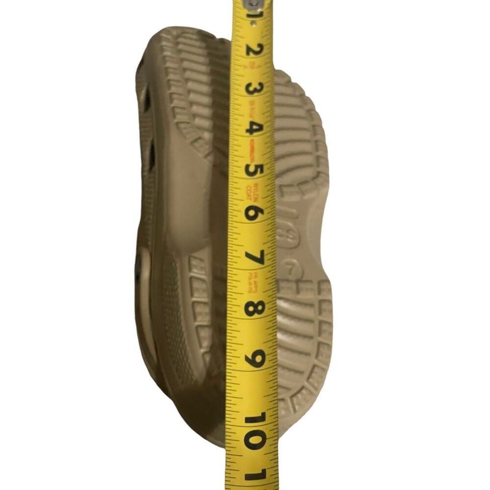 Crocs Classic Clog Sandals, beige Mens 5 - Women’s 7- RARE color - Picture 10 of 16